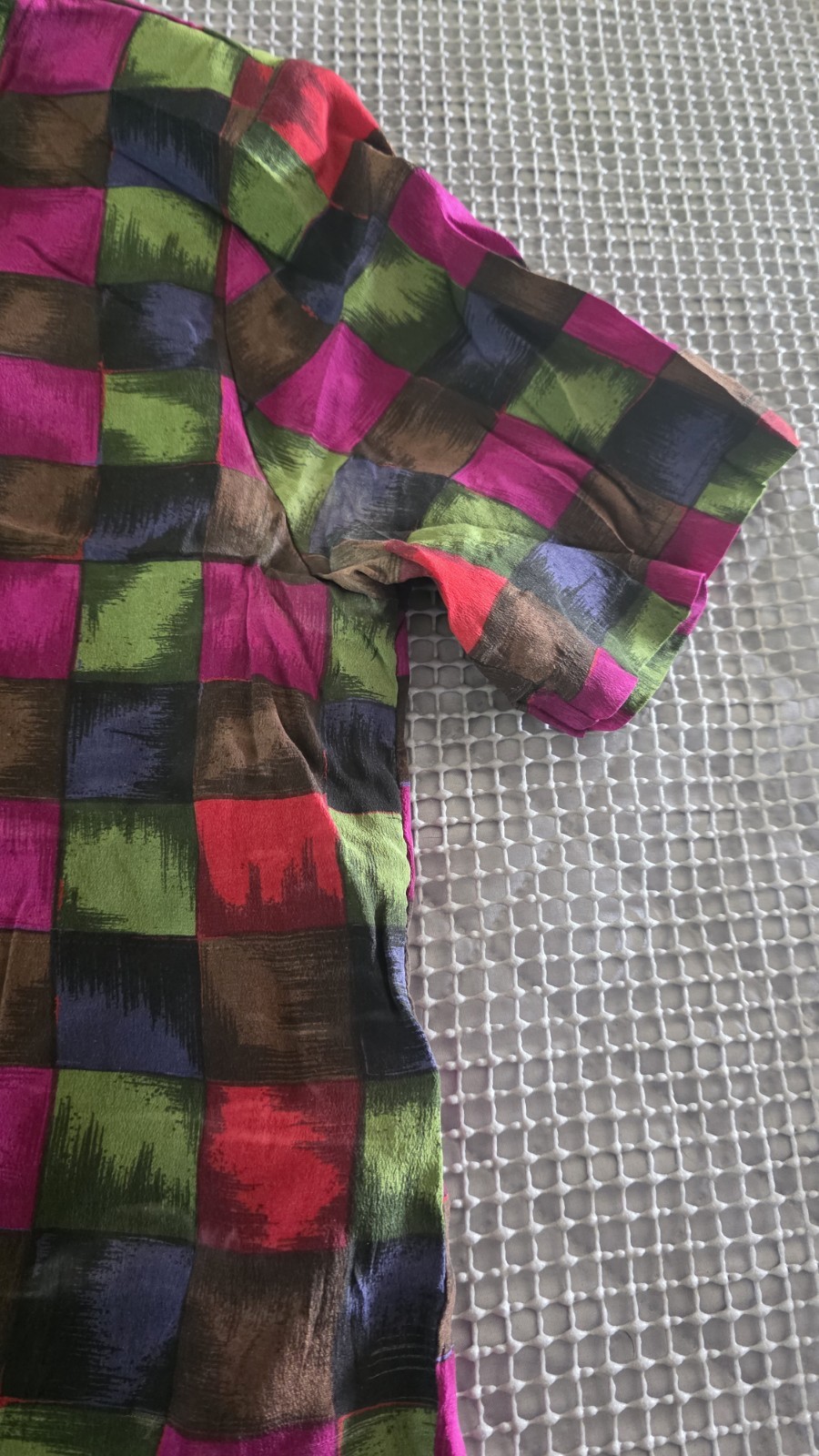 VTG Quo-Silk Women’s Checkered Geometric Block Print Pattern 100% Silk Top -Sz M
