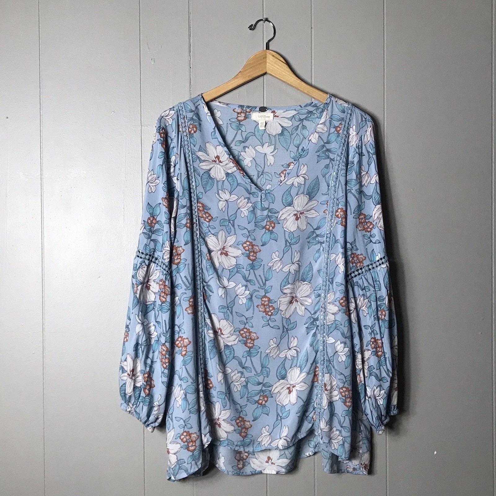 CUPIO BLUE FLORAL VINES EMBROIDERED TRIM TUNIC BLOUSE 100% RAYON WOMENS SIZE 1X
