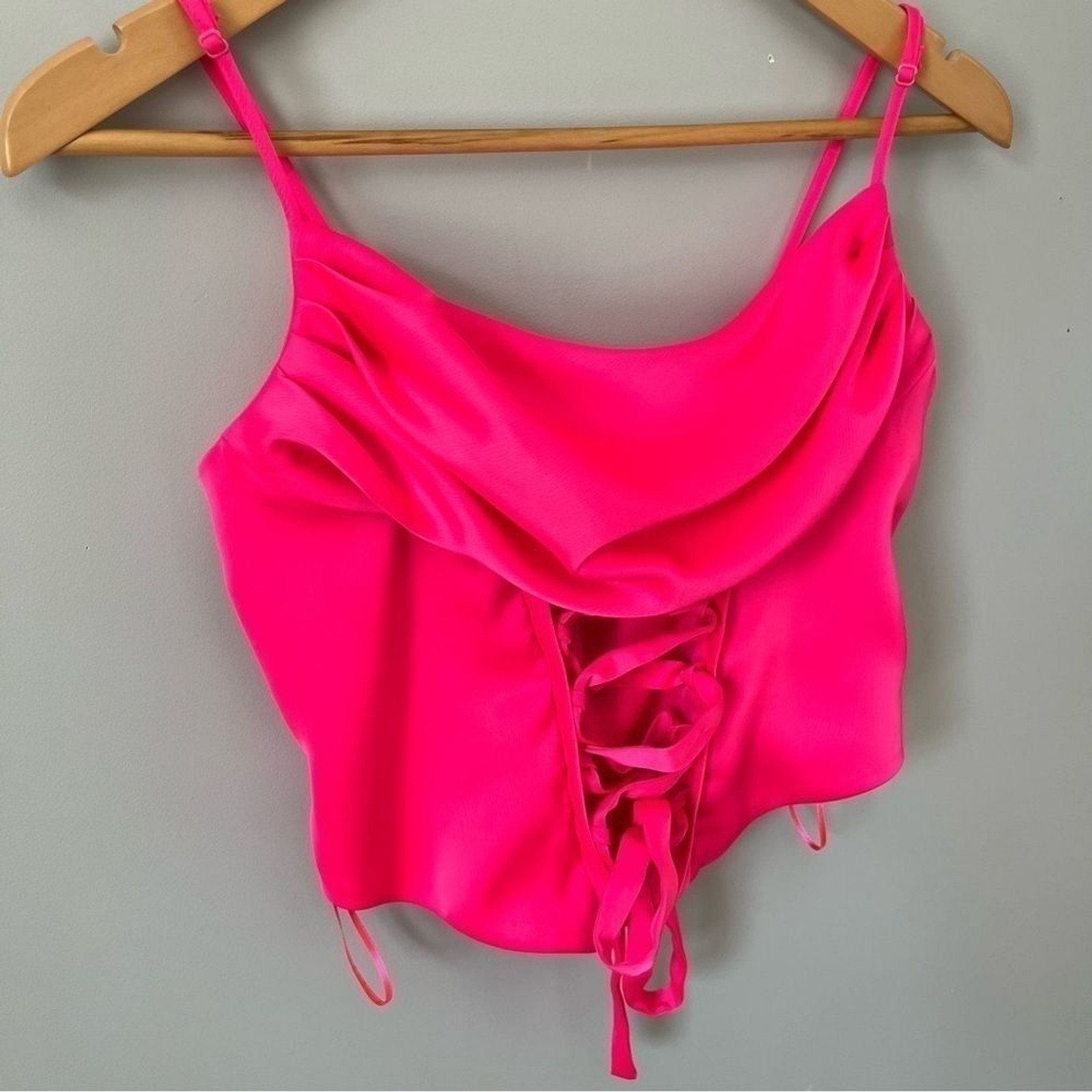 Urban Outfitters Silence + Noise Mimi Cowl Neck Barbie Pink Halter Top Sz M NWT