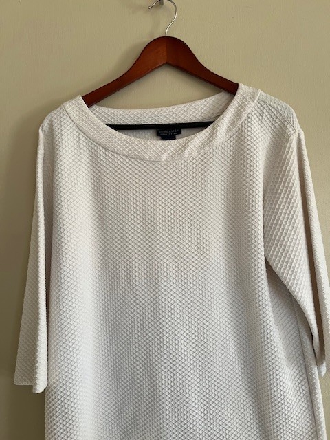 Doncaster Collection Sz Medium White Nylon Stretch Textured Knit Tunic Top