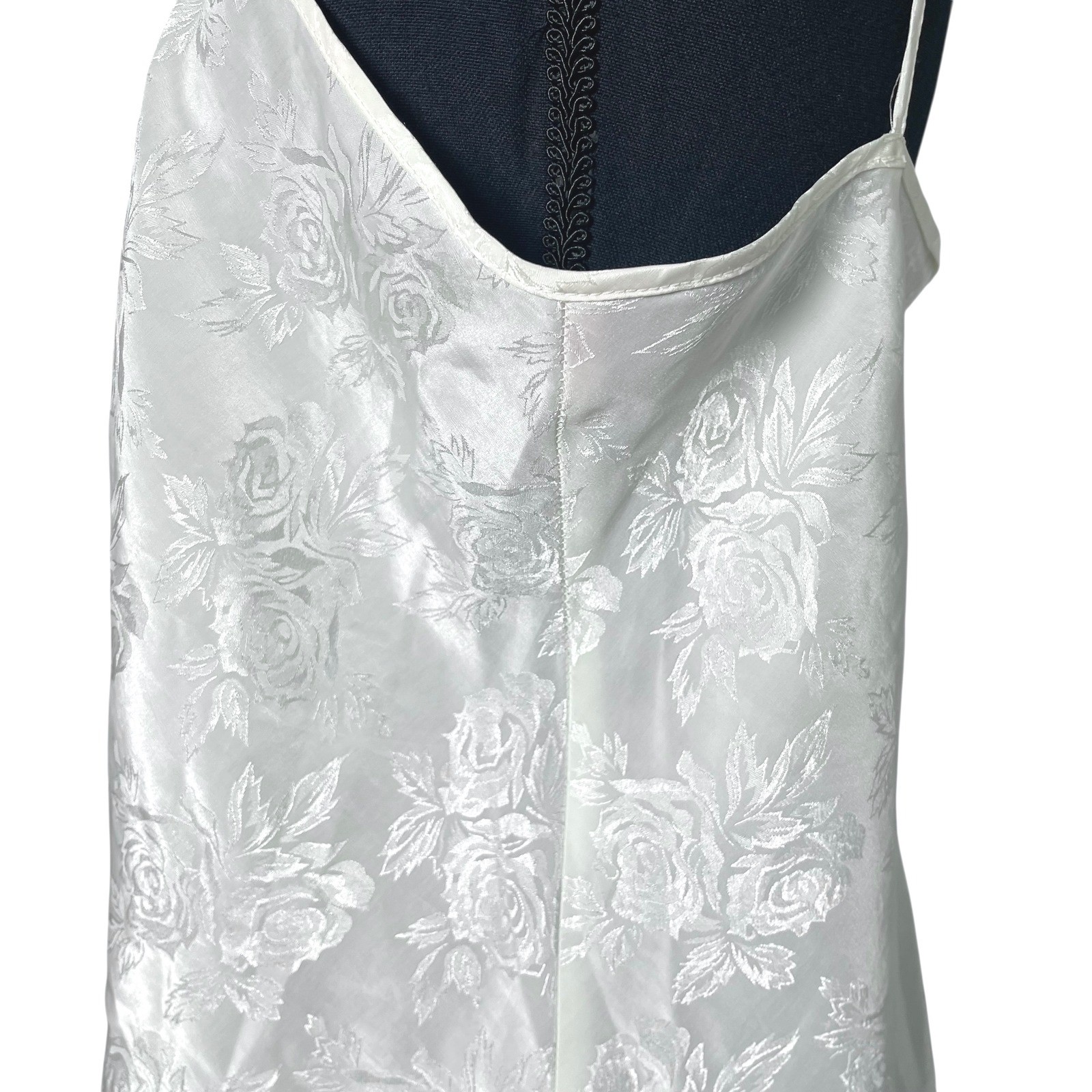 Vintage Cami Top Ivory Floral Embossed Mini Flowers Ruffle Detail Coquette M/L