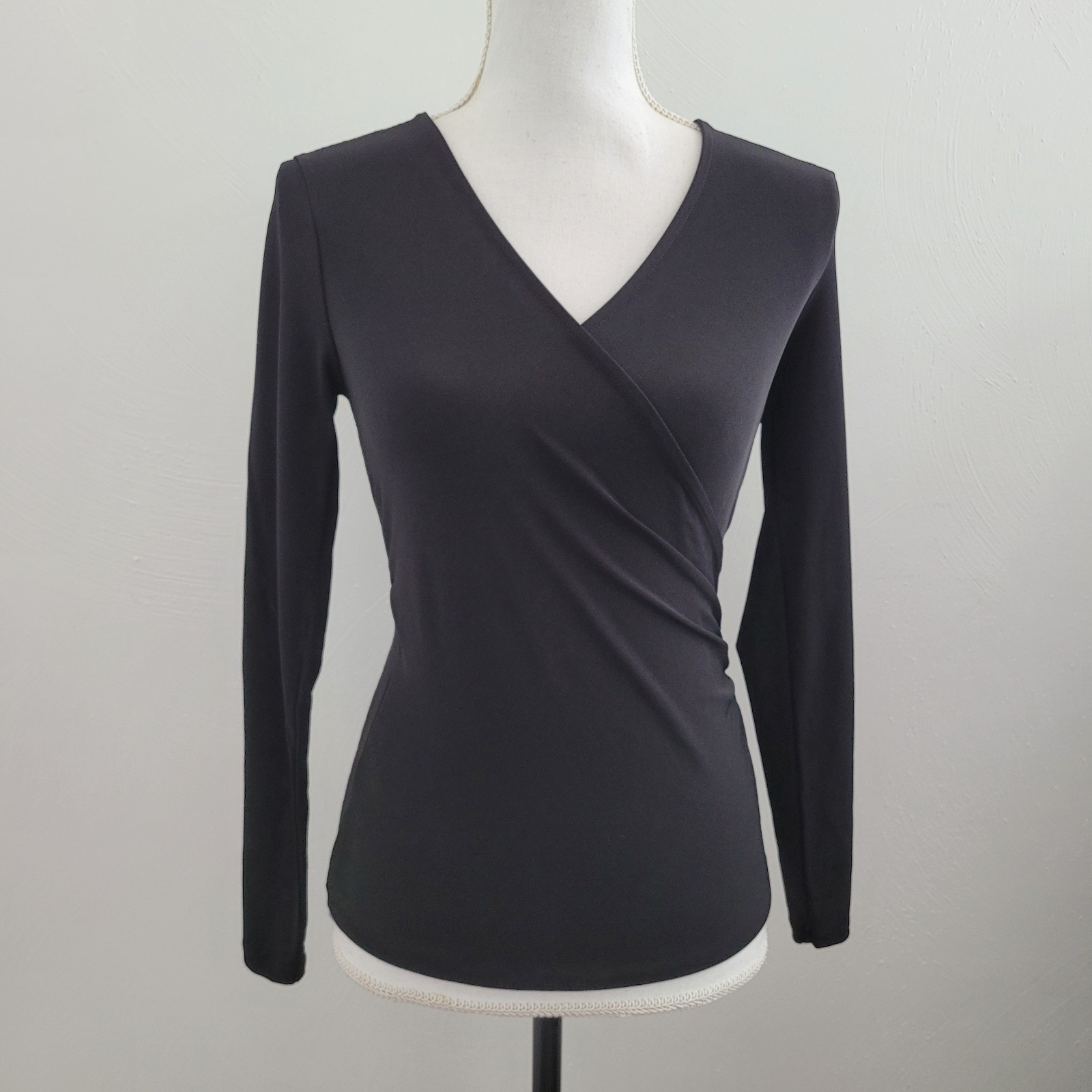ANN TAYLOR Factory Top Womens Size XSP Black Long Sleeve Surplice Neckline NEW