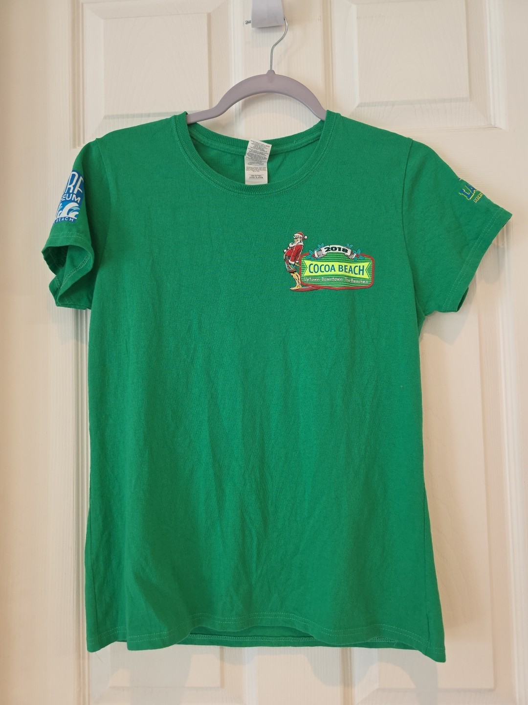 Surfing Santa’s Cocoa Beach 2018 Christmas Holiday Tshirt Ladies Medium