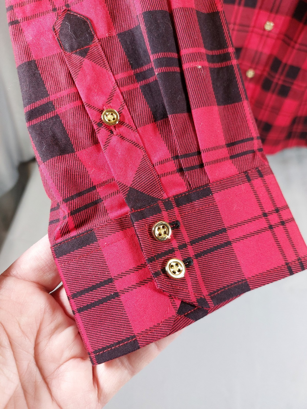 Talbots 22WP Red & Black Plaid Button Up Top Gold Buttons Collared Cotton Blend