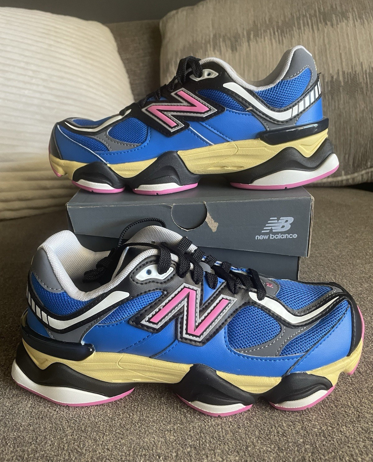 New Balance 9060 women size 8 Blue Pink GC9060BP