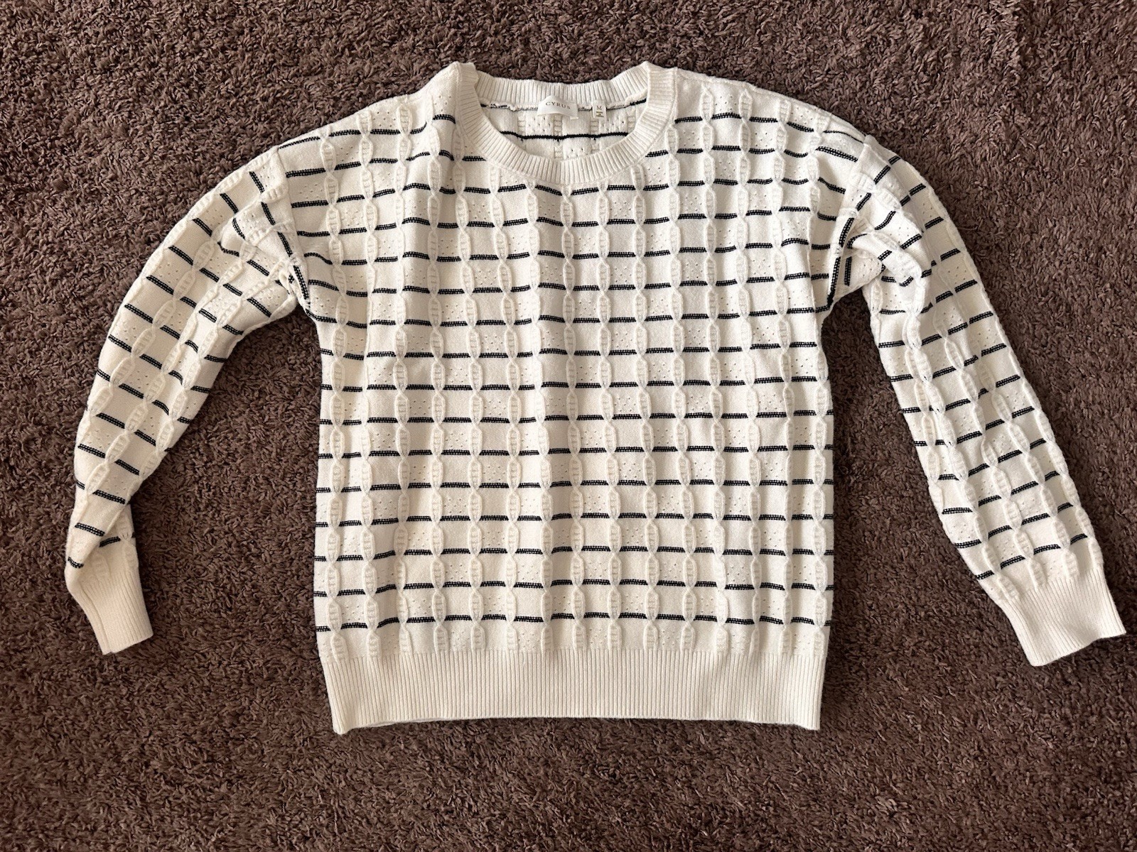 CYRUS Women’s M Cable-Knit Crew Neck Pullover Sweater White/Black Striped