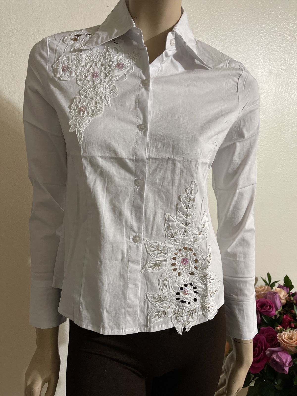 Women’s White Cotton Casual Stretch Beaded Embroidered Size S Button-up Top