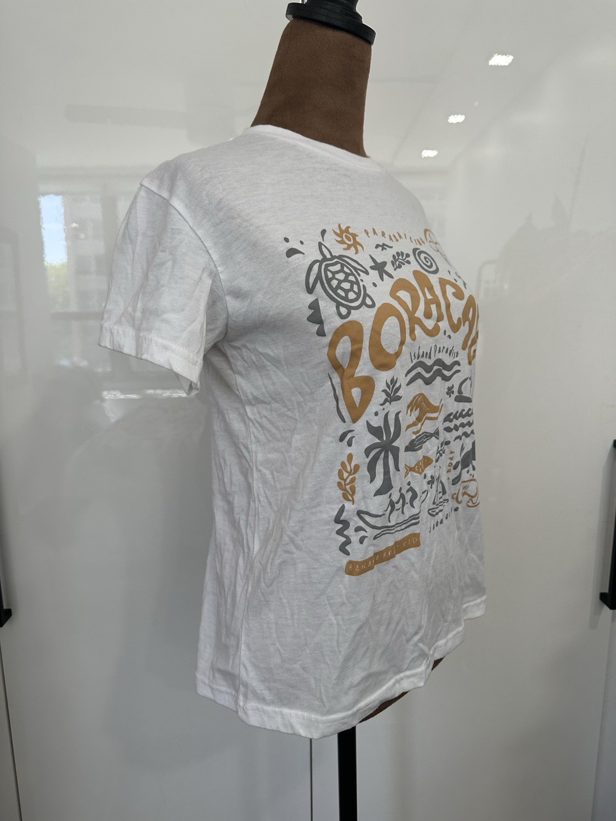 White Graphic T-Shirt Boracay Philippines Island Paradise Women’s Size Small