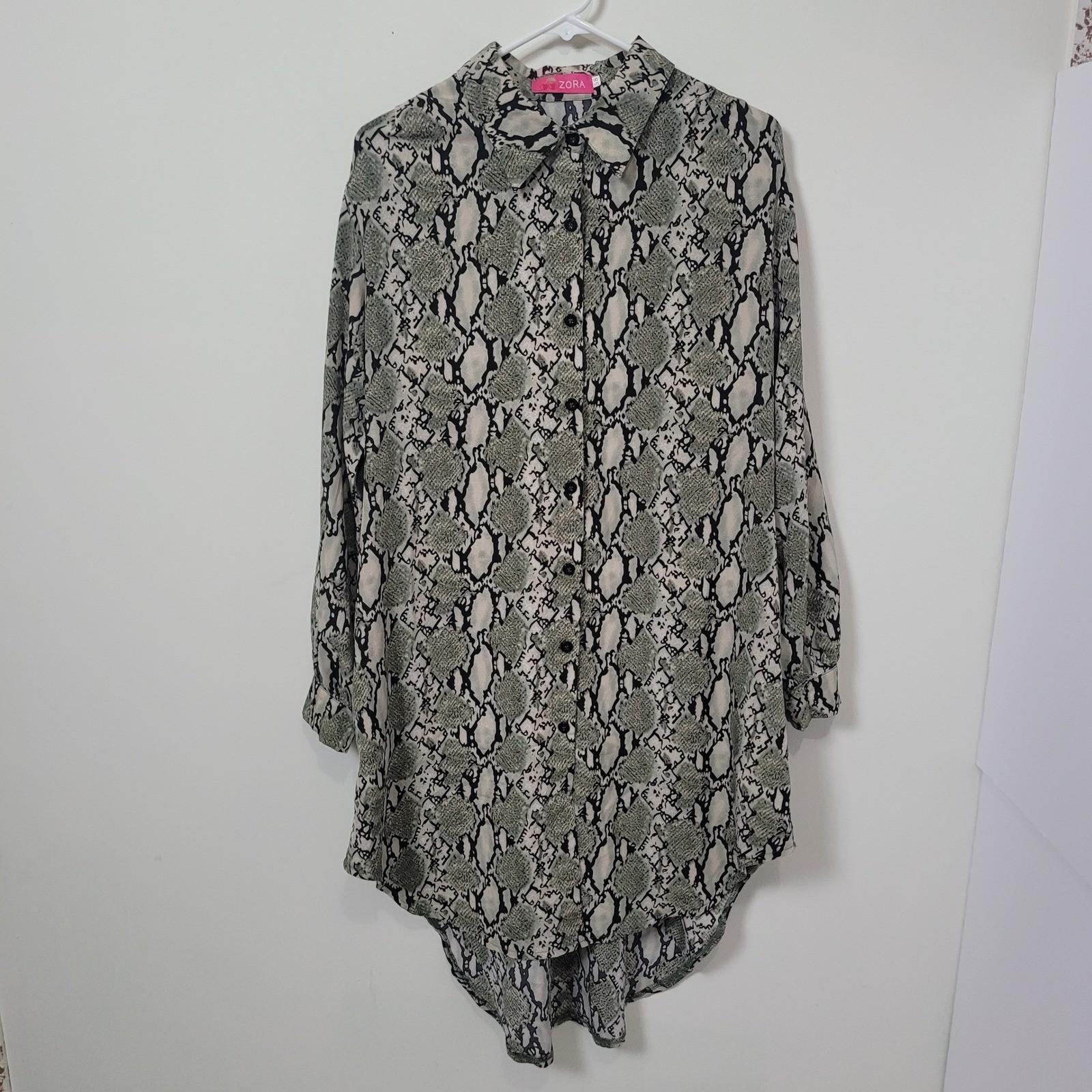 Zora 58 Snakeskin Print Button Down Tunic Green High Low Long Sleeve Shirt