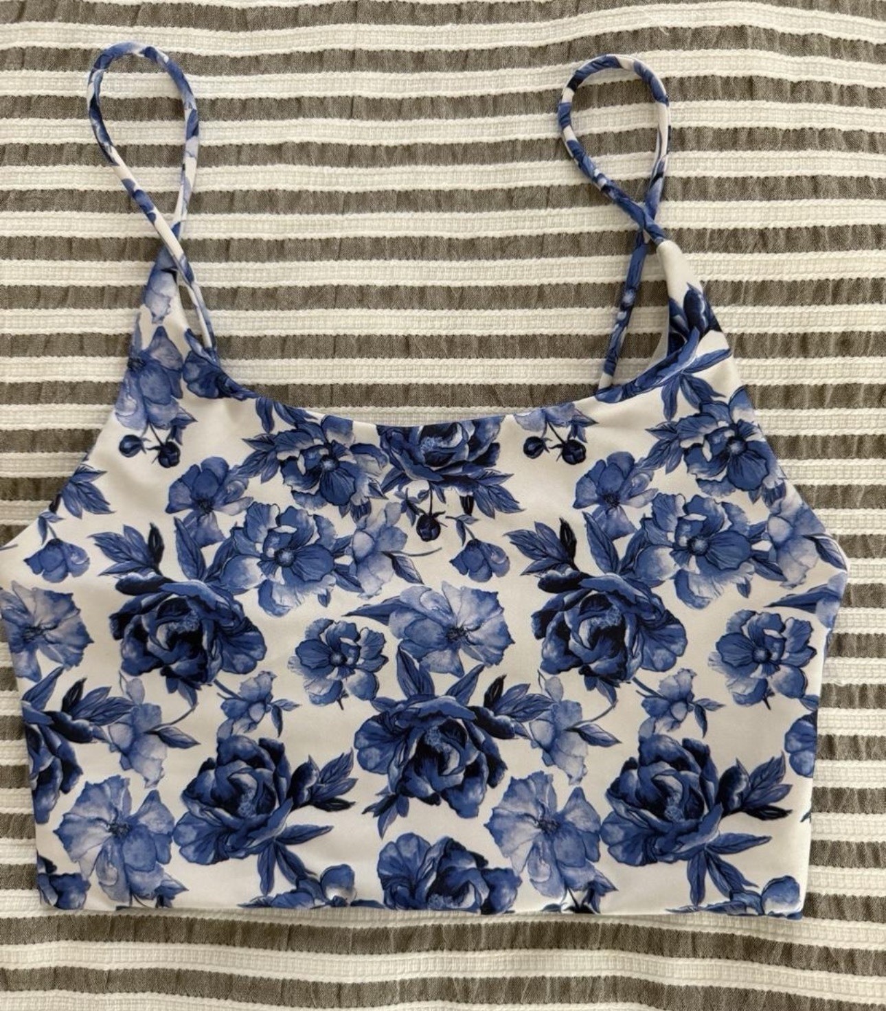 Alice+Olivia Penny Scoop Neck Crop Top