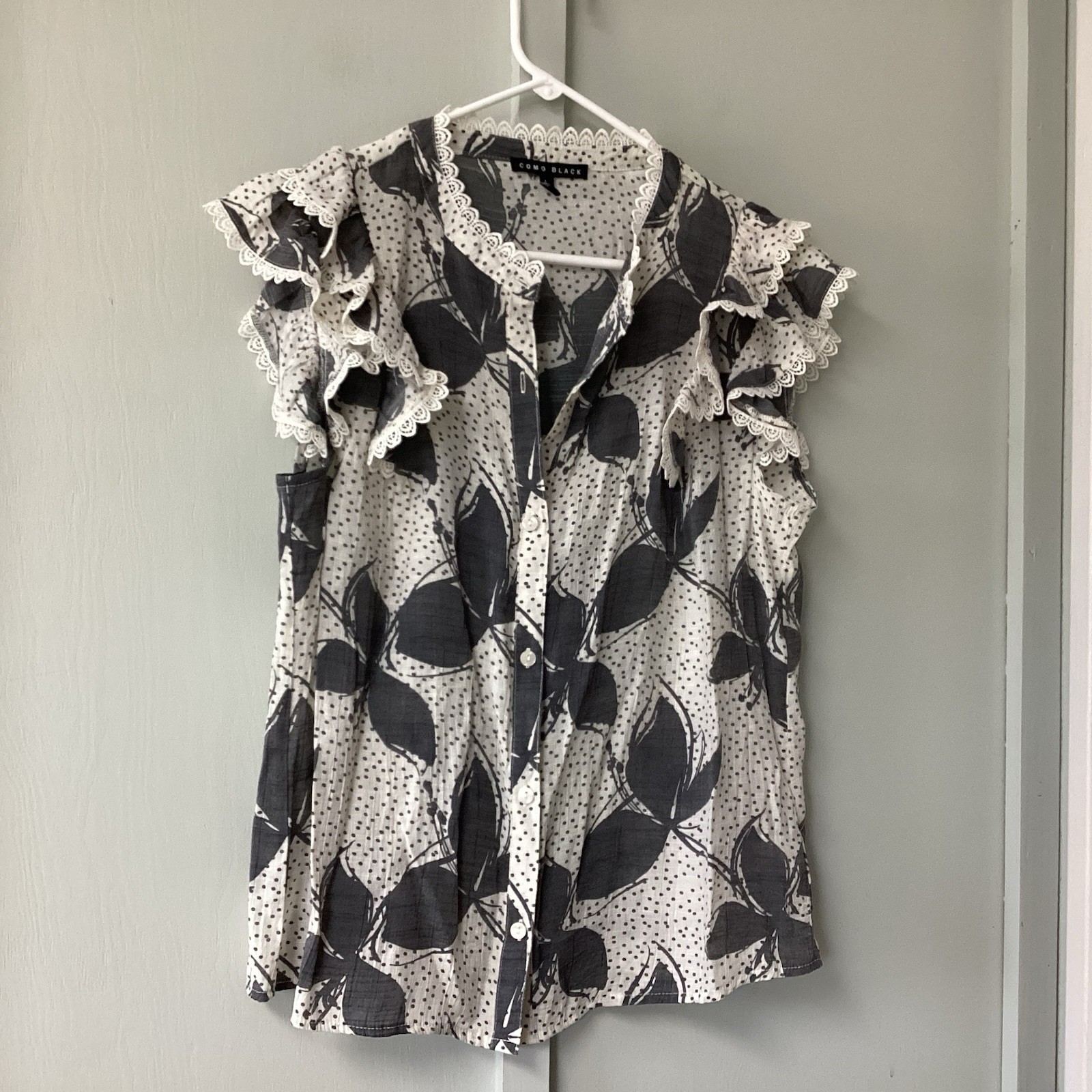 Como Black Blouse Size Large Floral Short Sleeve Work Button Ruffle Gray