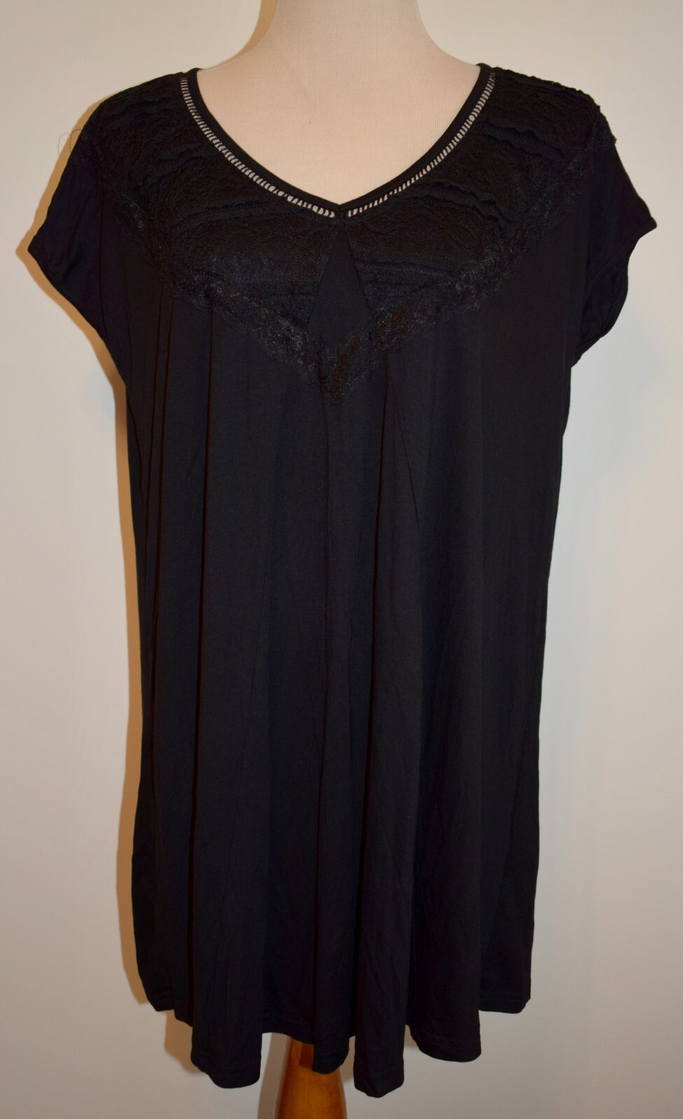 New Womens She + Sky Tunic Top Medium Black V-Neck Lace Trim Mini Dress Coverup