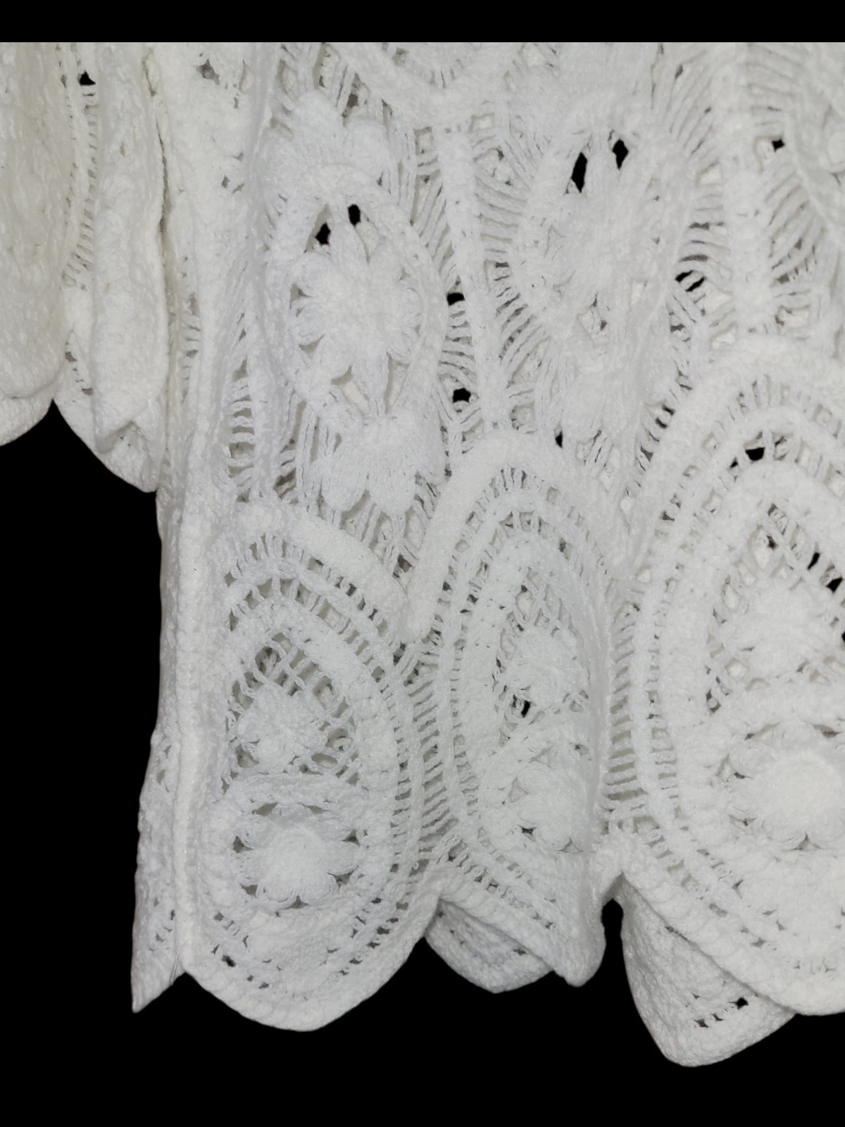 Boho Solitaire Crocheted Scalloped Edge Short Sleeved Top M