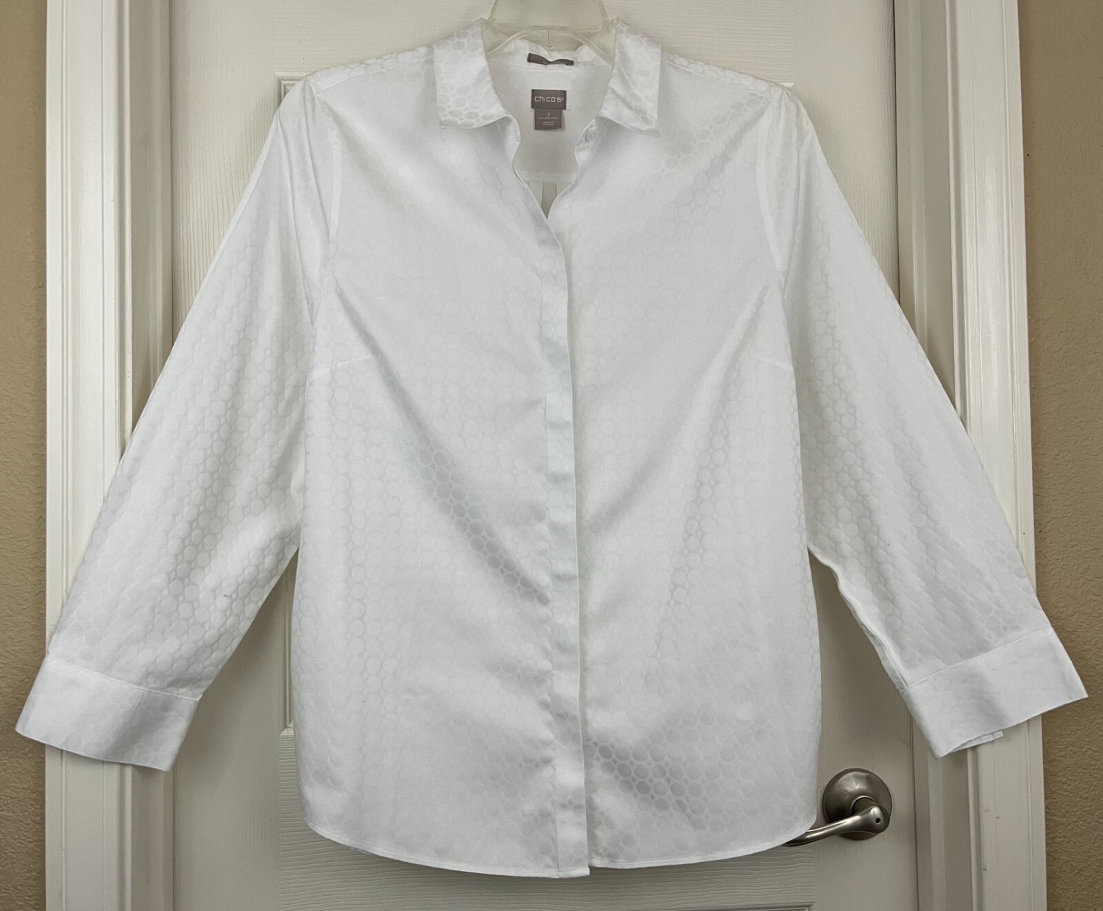CHICO’S – NO IRON White Dotted Pattern Cotton Sateen Long Sleeve Blouse 3 (XL)