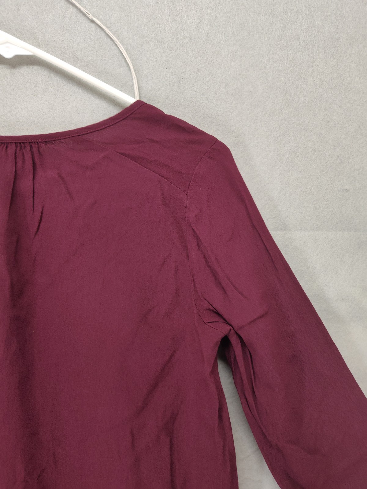 Forever 21 Women Top Small Burgundy 100% Rayon Long Sleeve V Neck Casual Fit