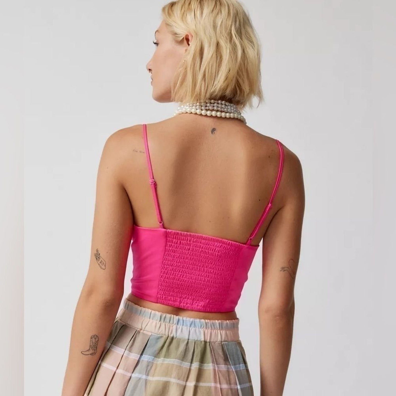 Urban Outfitters Silence + Noise Mimi Cowl Neck Barbie Pink Halter Top Sz M NWT