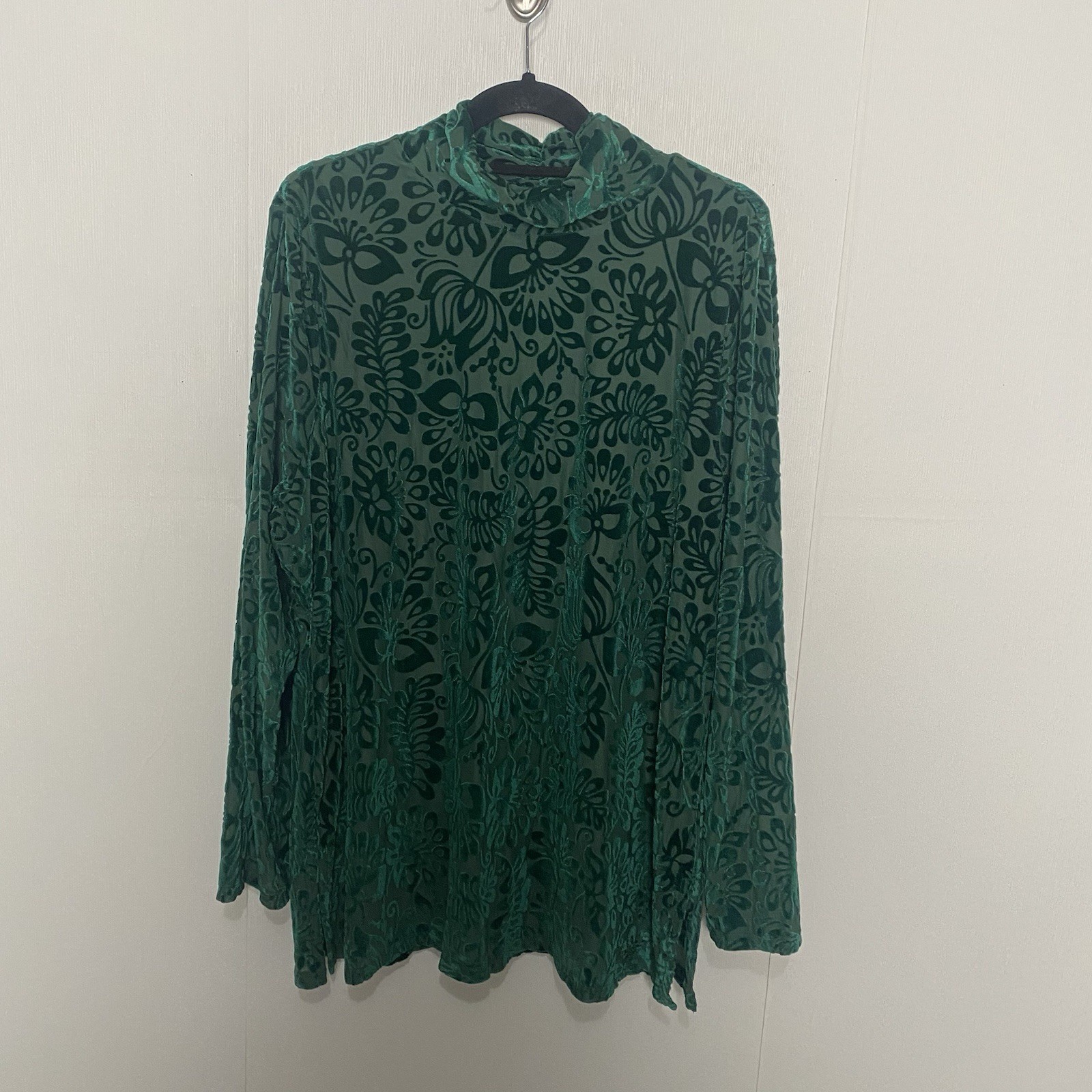 Soft Surroundings Walden Velvet Turtleneck Burnout Blouse Top Green Size 1X.