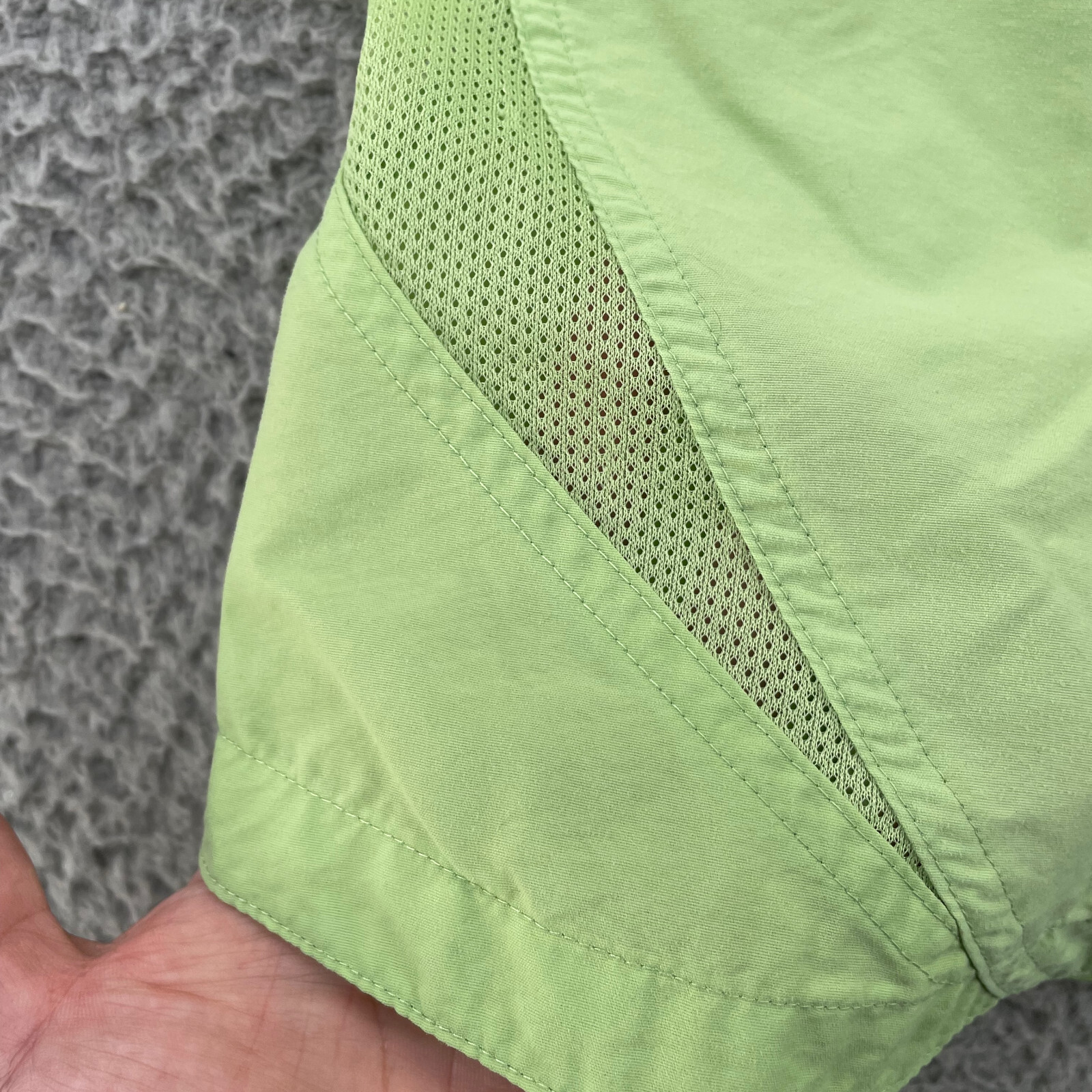 Mountain Hardwear Top Shirt Women 6 Button Up Lime Green Sleeveless Vented Vest