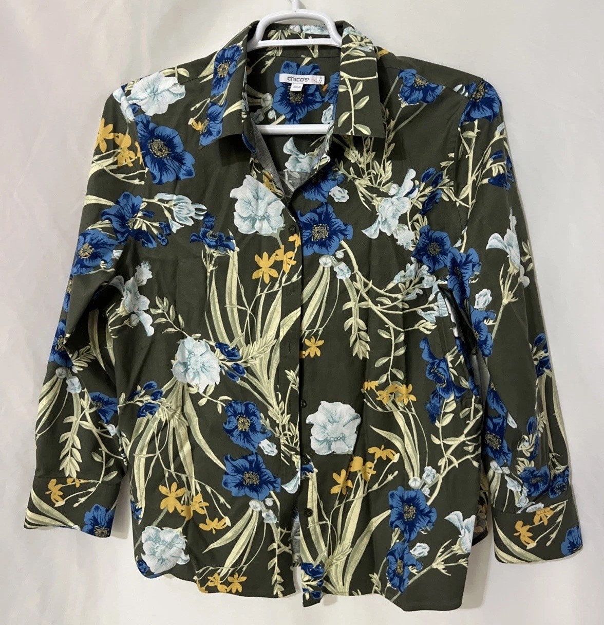 Chicos Sateen Floral Button Front Blouse Olive Green Background Collar Sz 3 (16)