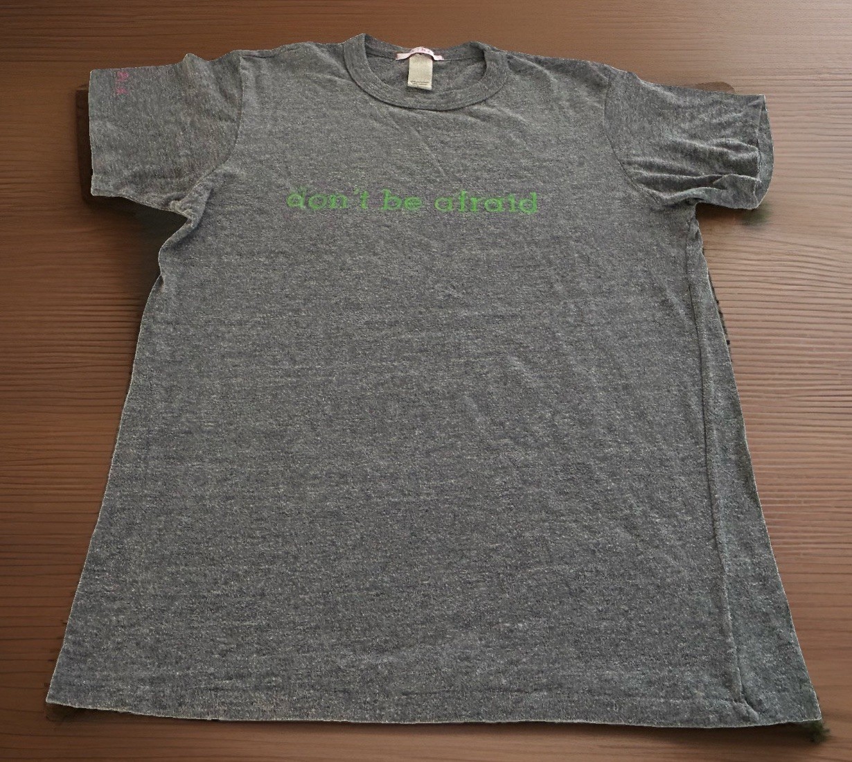 Unique WINK “Don’t Be Afraid” Graphic T-Shirt Gray Green Size M Tri Blend Tee