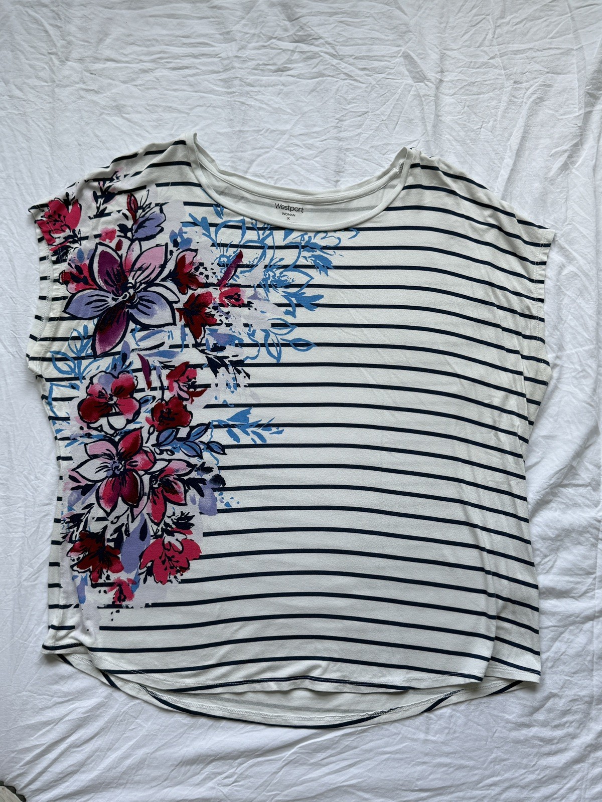 Westport WHITE striped Top W/ floral design, Women’s Plus Size 1x,