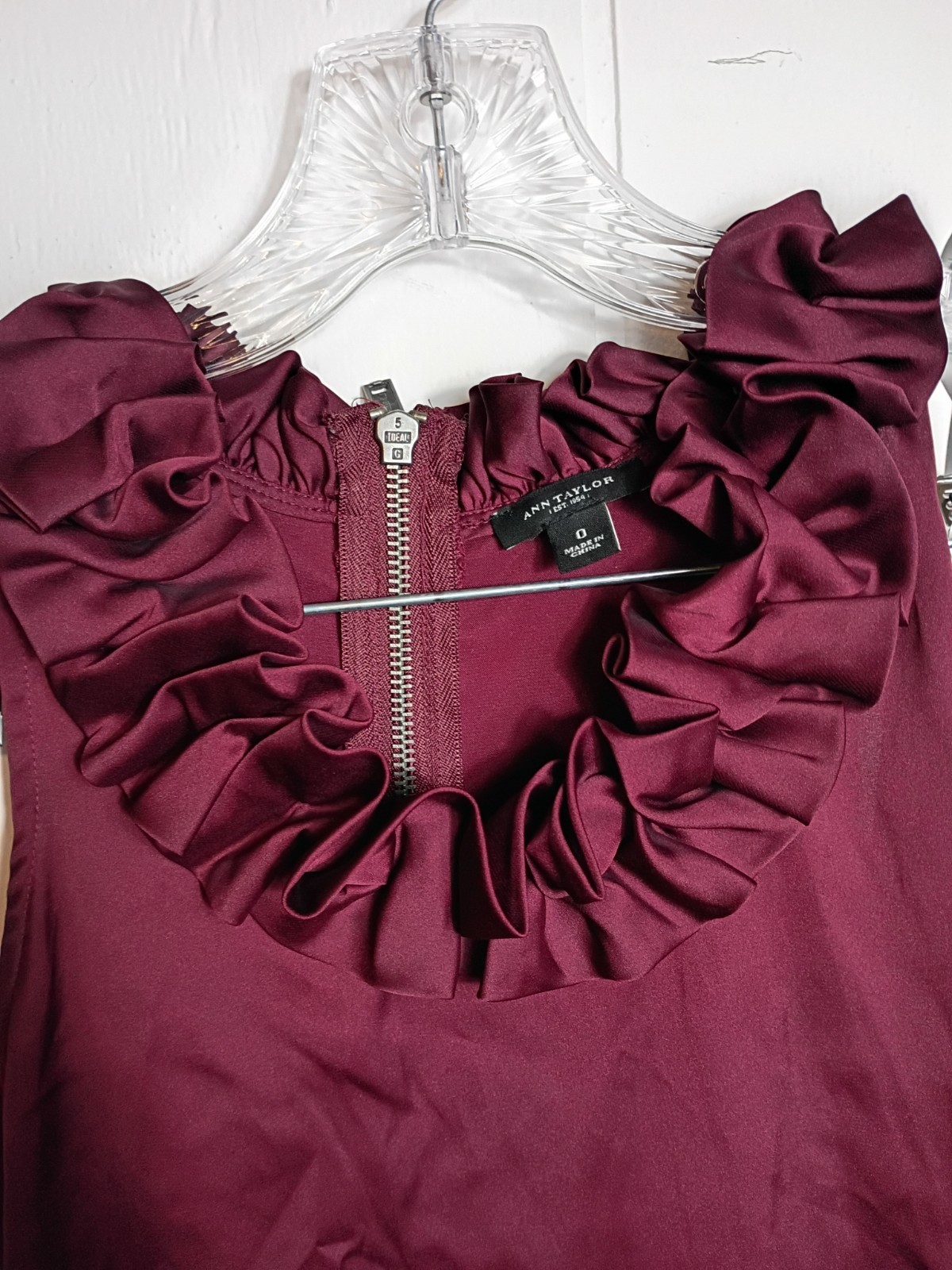 Ann Taylor Wine Ruffle Tank Womens 0 Dark Romantic Gothic Academia Romantic Top