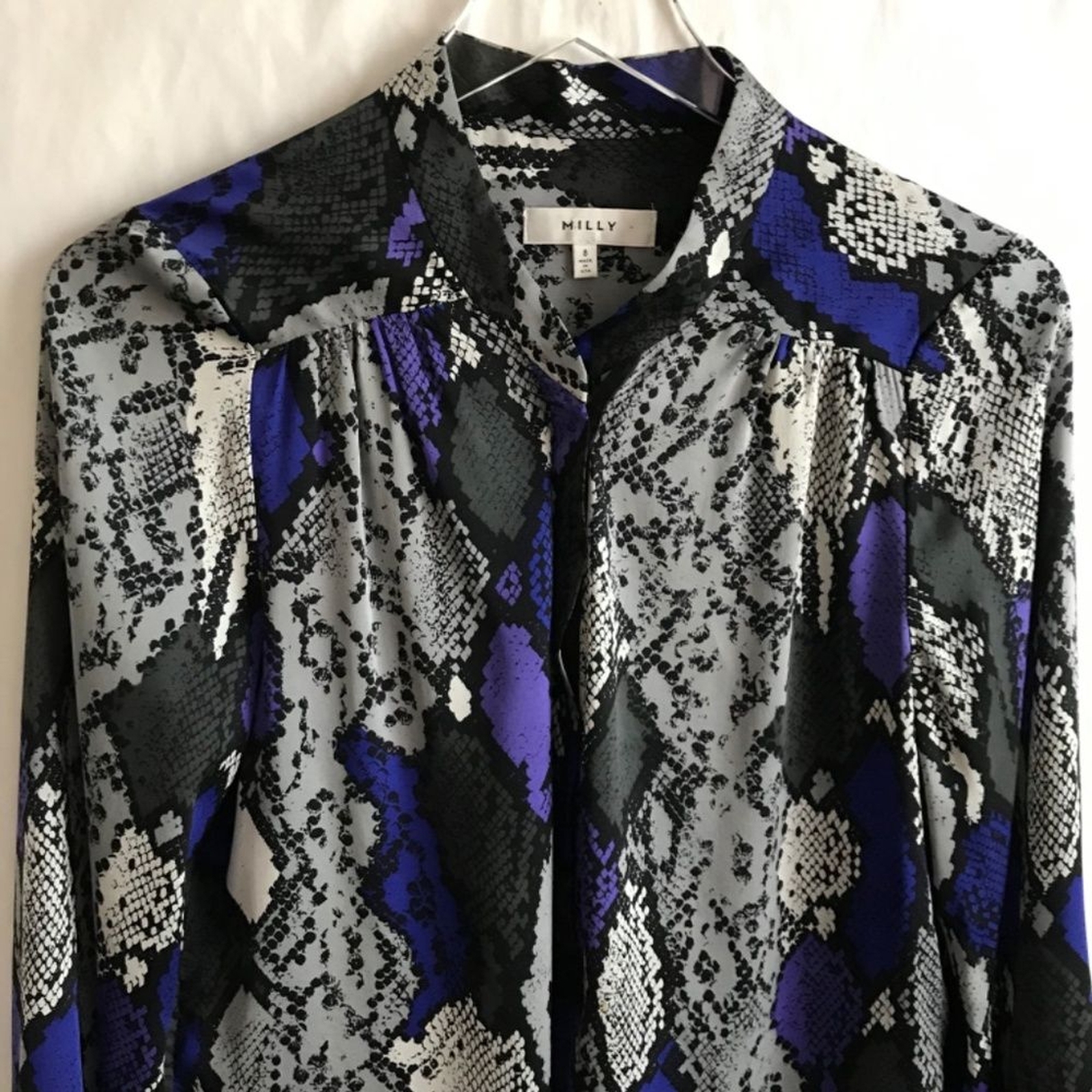 Milly Silk Purple Blue Gray Snake Print Long Sleeve Blouse 8 V-Neck Edgy Modern