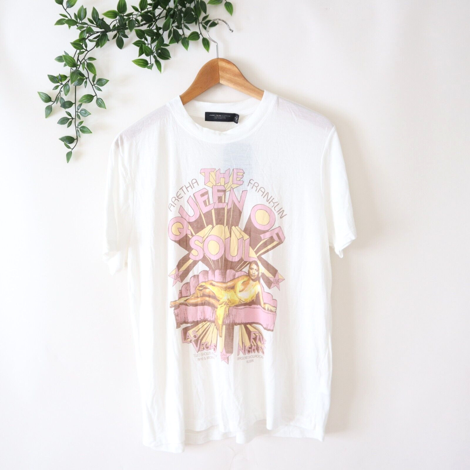 NEW Junk Food Women’s Short Sleeve Aretha Franklin Queen White Top Size Medium