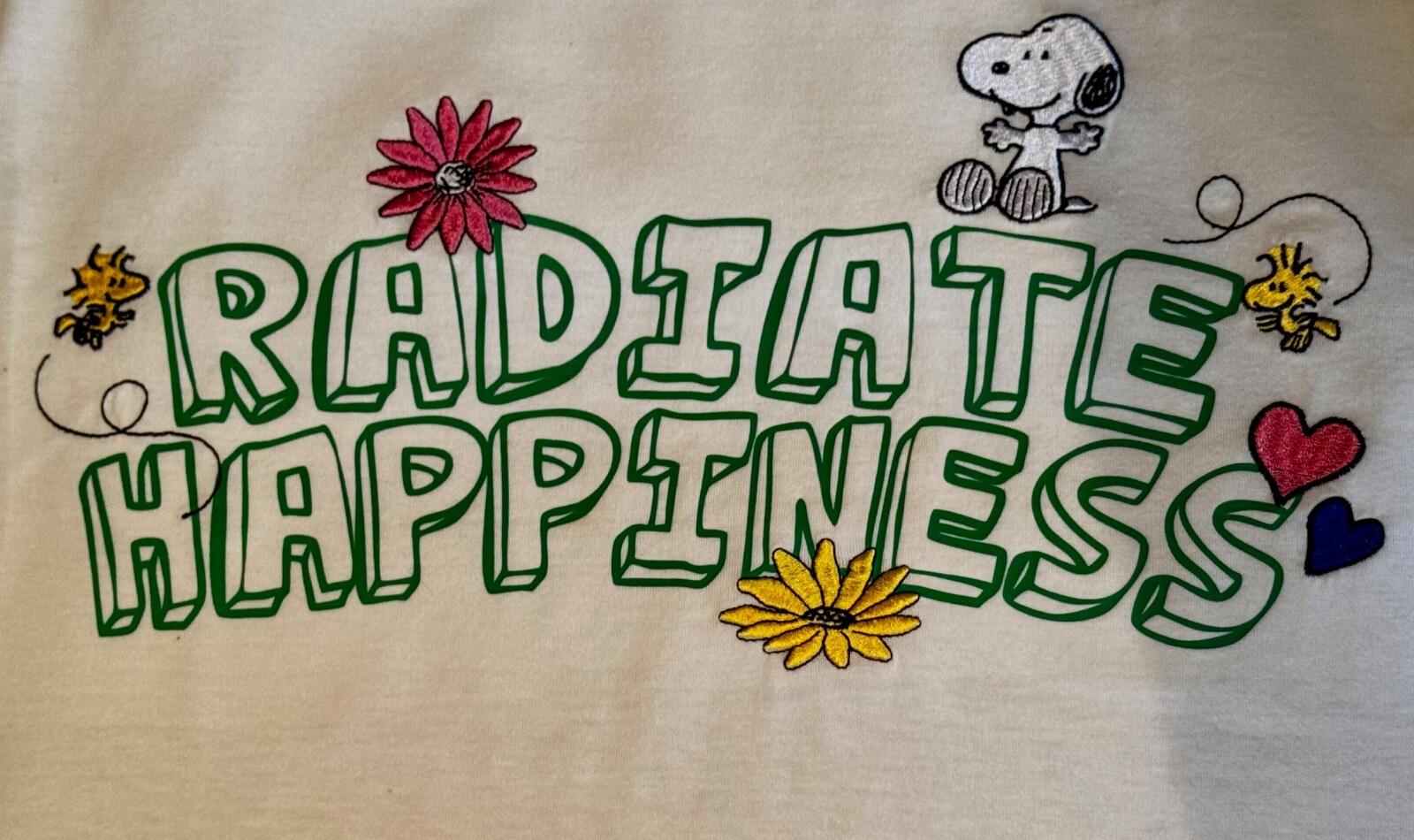 SNOOPY PEANUTS RADIATE HAPPINESS EMBROIDERED SHORT SLEEVE T-SHIRT SIZE XL / 1X