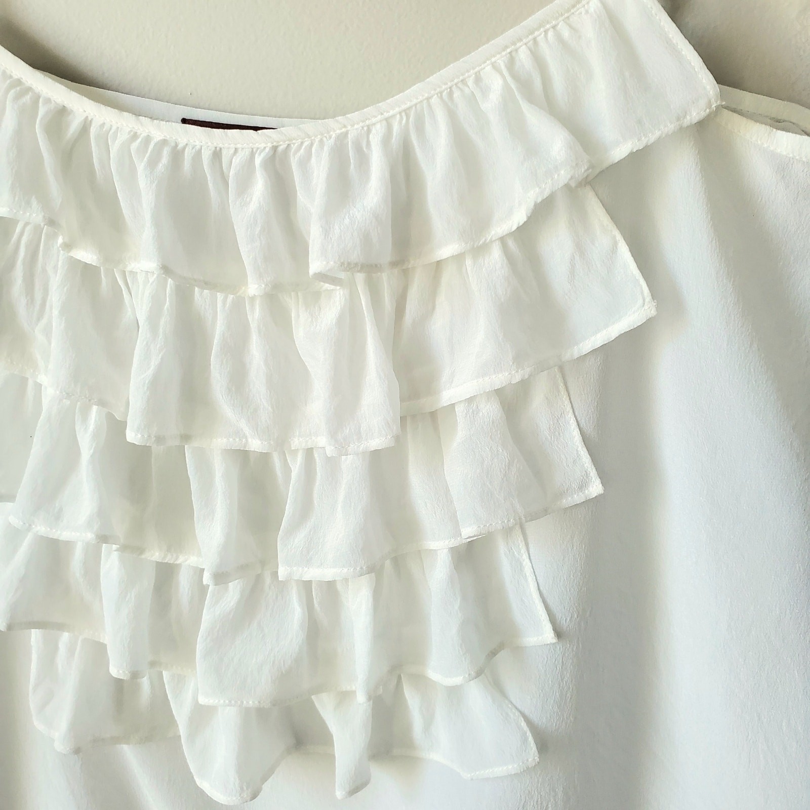 Women America 525 Ivory Silk Ruffle Cami Top M Ladylike Coquette Dainty Delicate