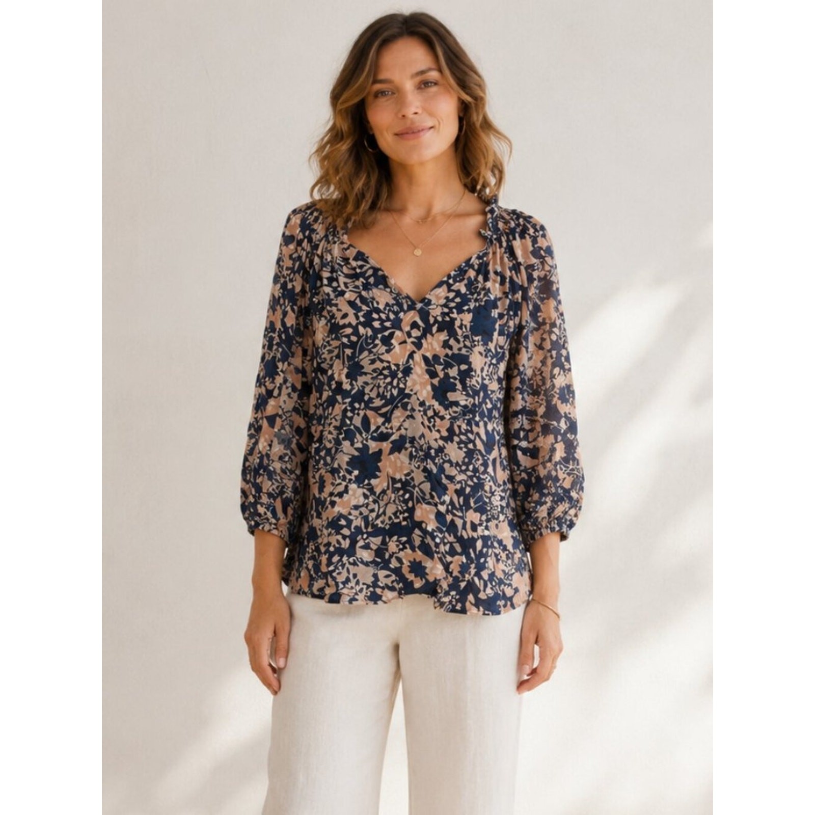 NWT Gilner Farrar Ellie Floral Blouse XS Navy Cream Tan Coastal Beach Ruffle Top