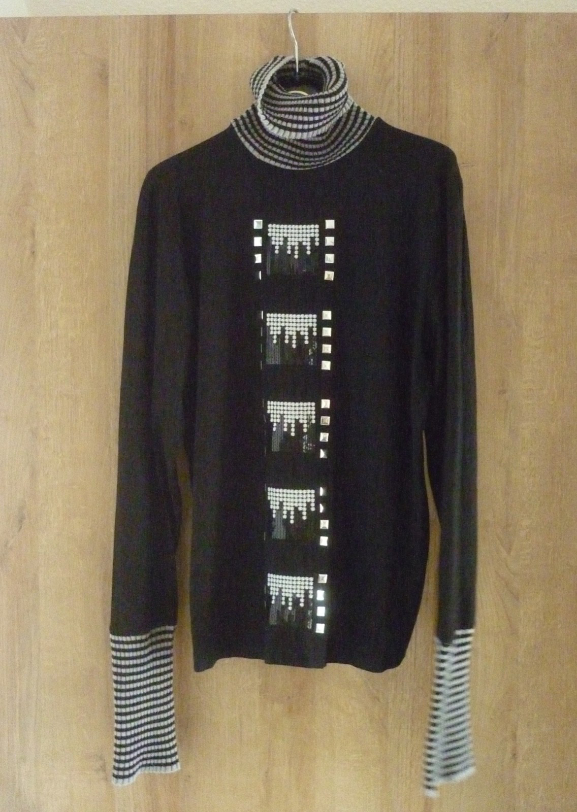 ladies t shirt size M