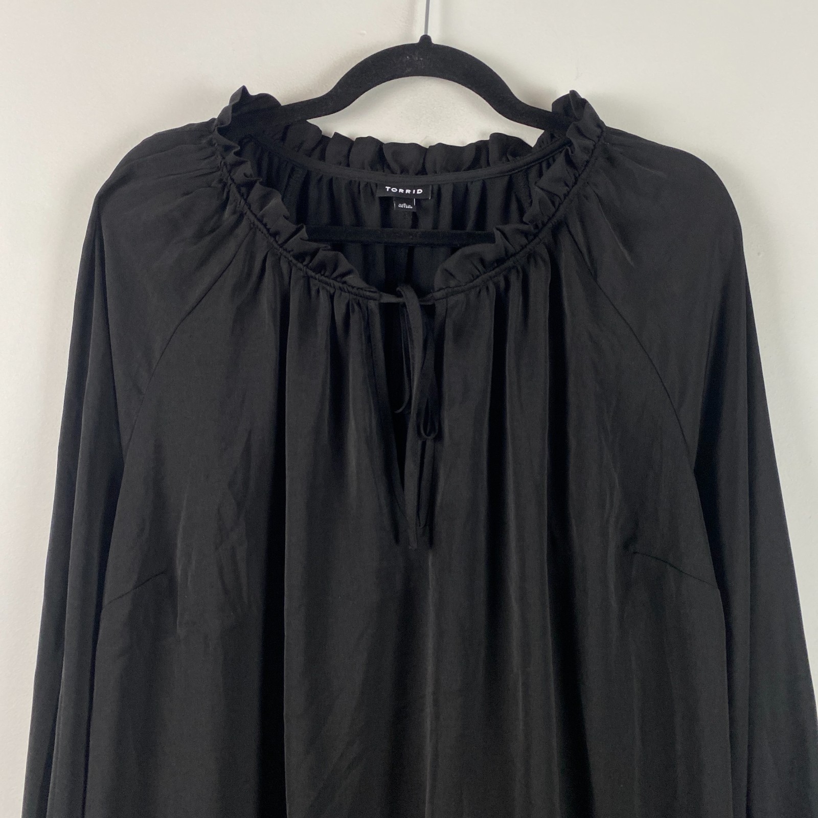 Torrid Satin Tie-Front Peasant Blouse Size 2X Black Ruffle Popover