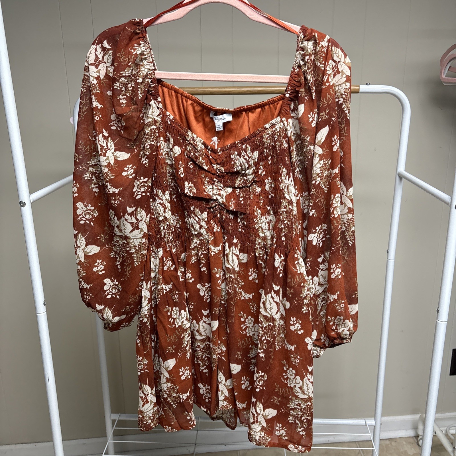 New Blouse With Tag. Size 1XL Brown With Flowers