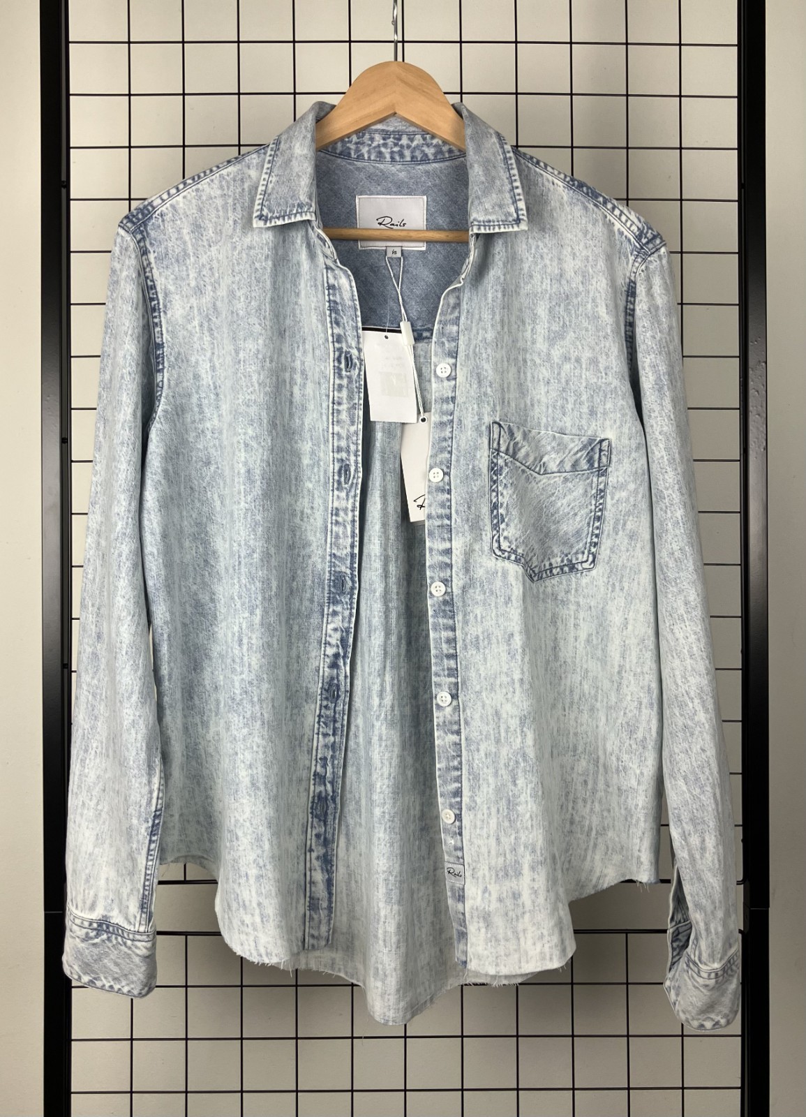 Rails Women’s Ingrid Denim Shirt Raw Hem Light Acid Wash Size XS NWT $158