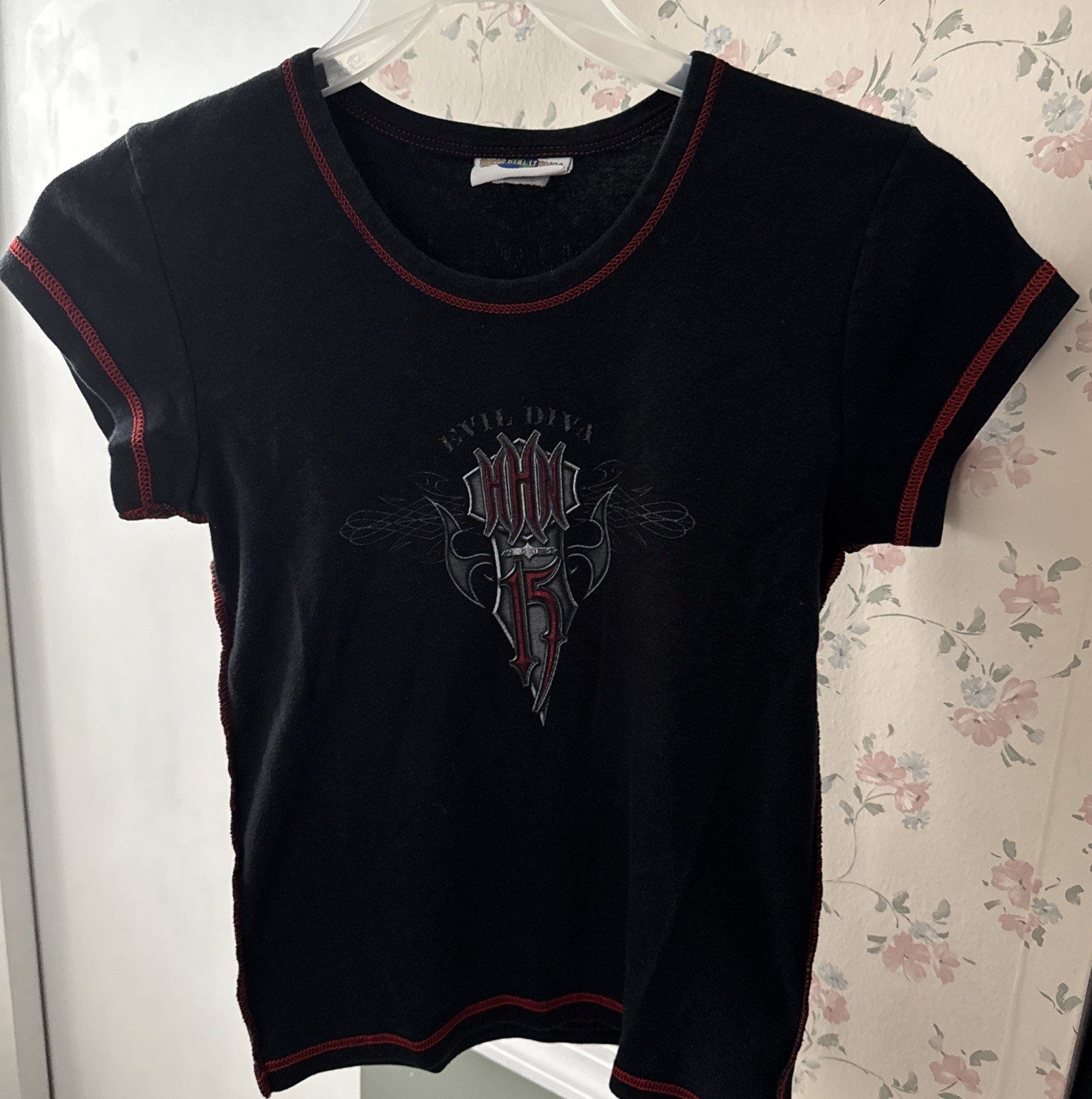 Vintage Woman’s T-shirt Universal Studios Halloween Horror Nights Size Small