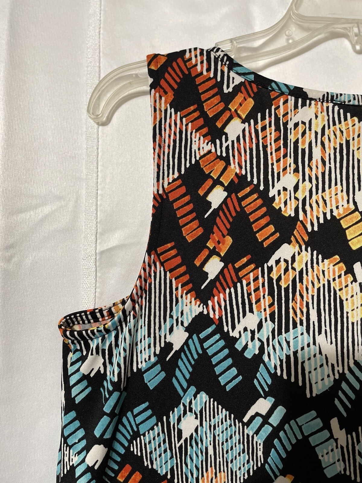 AB Studio Bright Flowy Classy Colorful Geo Print Shark Bite Hem Blouse Sz M