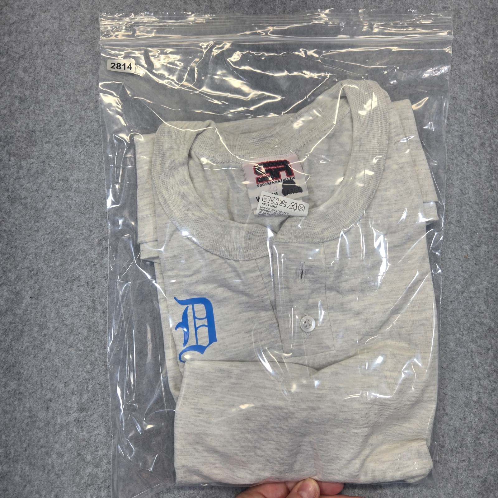 Southern Athletic Detroit Tigers Shirt Women’s L Gray Sleeveless Henley NWT