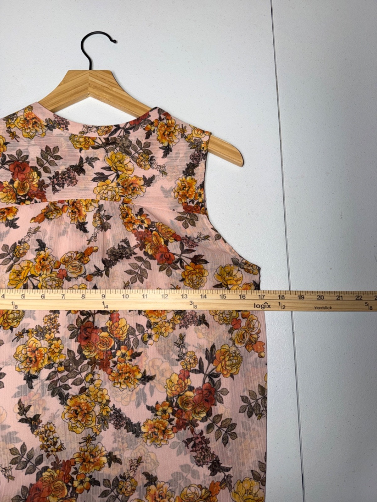 A new day top womens size small sleeveless patterned button up multicolored