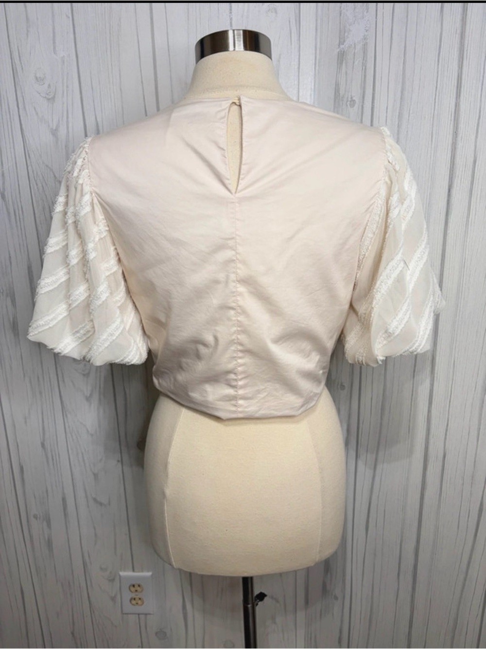 FAB’RIK Cropped Short Puff Sleeve Fitted Top in Beige/Cream, Medium