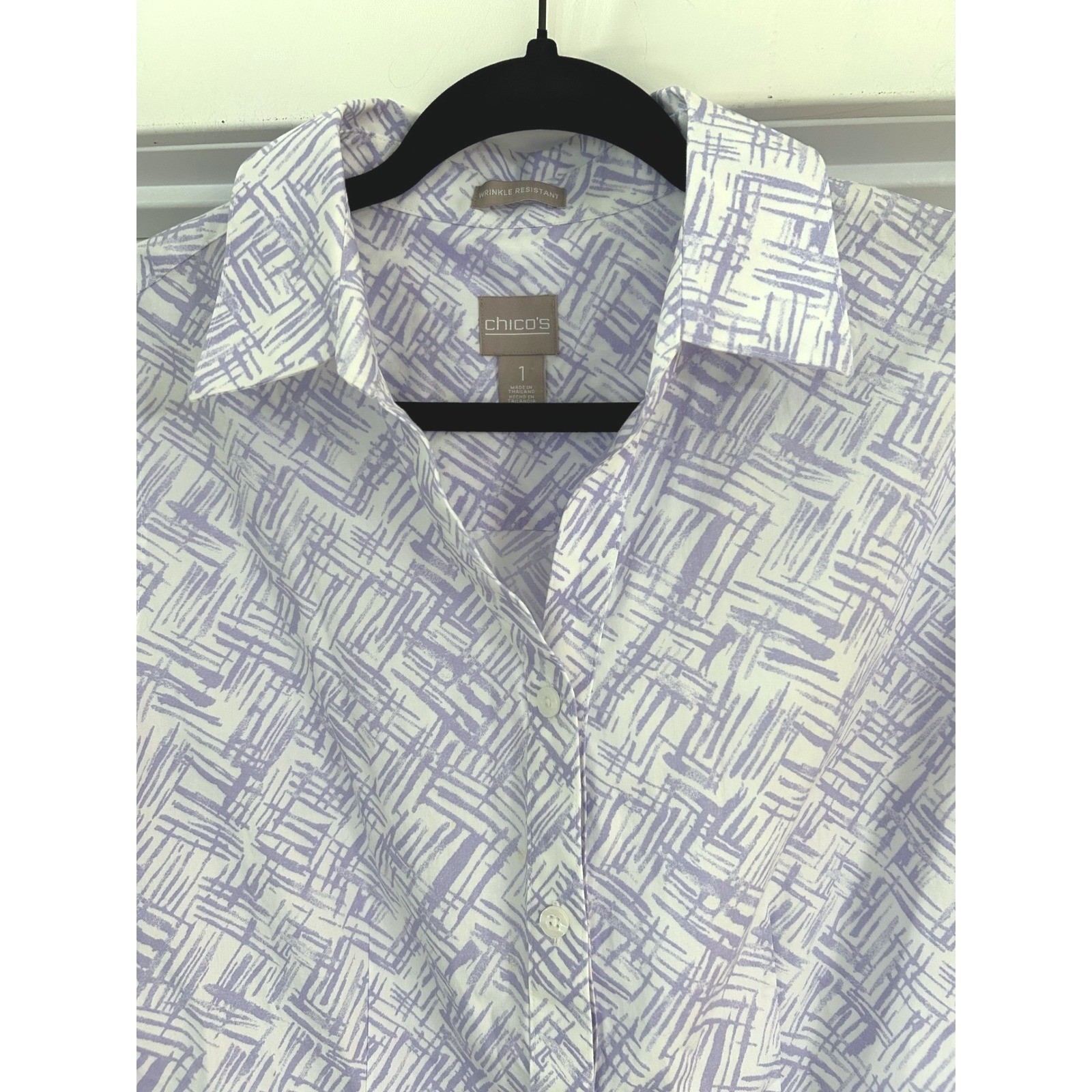 Chicos Lavender Geometric Wrinkle Resistant Cotton Shirt Size 1 Pastel Preppy