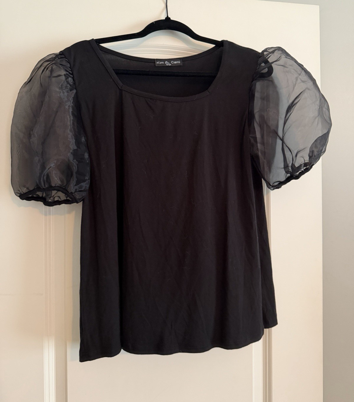 Kim & Cami Women’s Black Solid Round Neck Puff Sleeve Pullover Blouse, L