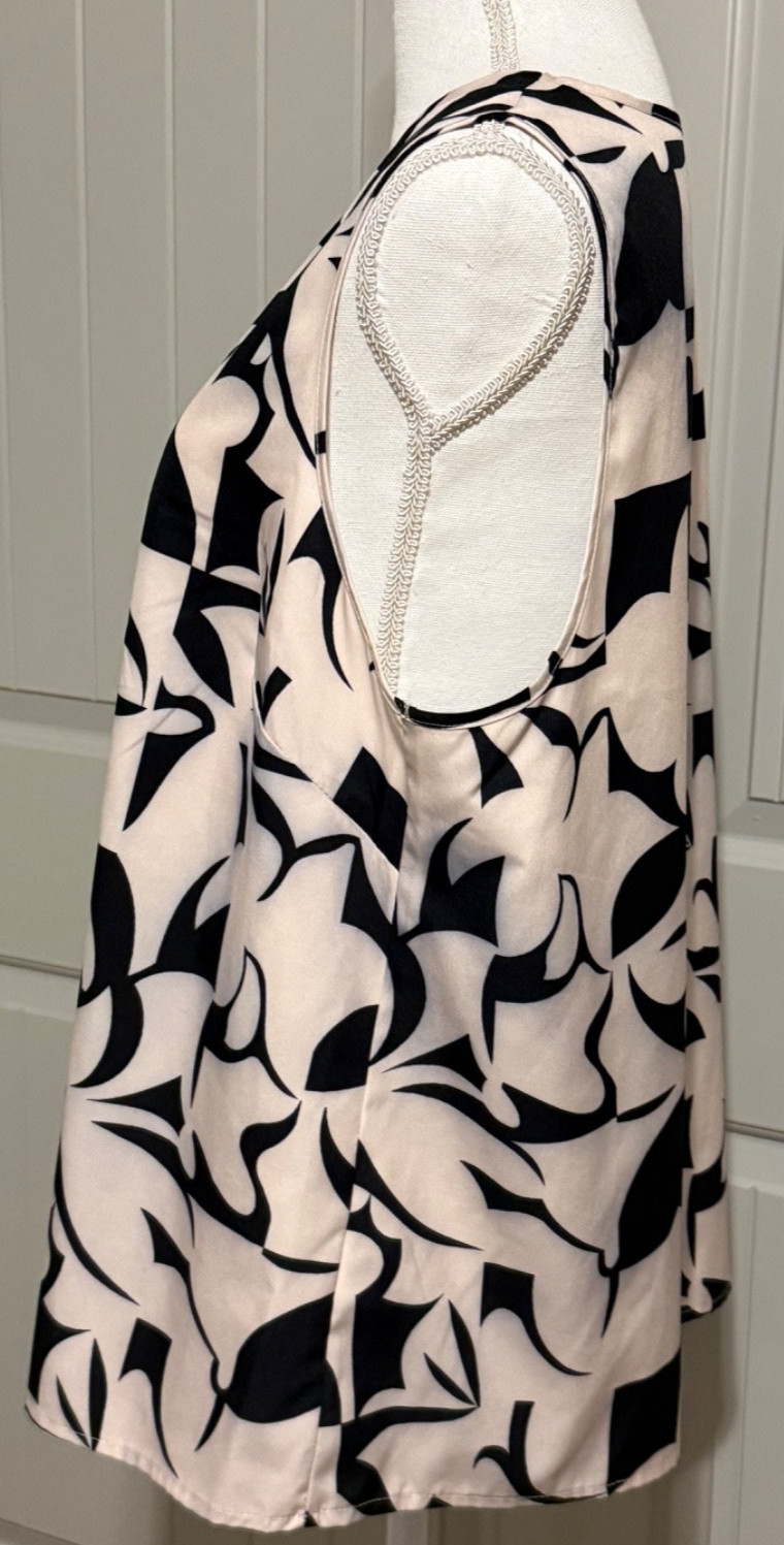 Emery Rose 1xl Top Ivory Black Abstract Geometric Design V-Neck Sleeveless