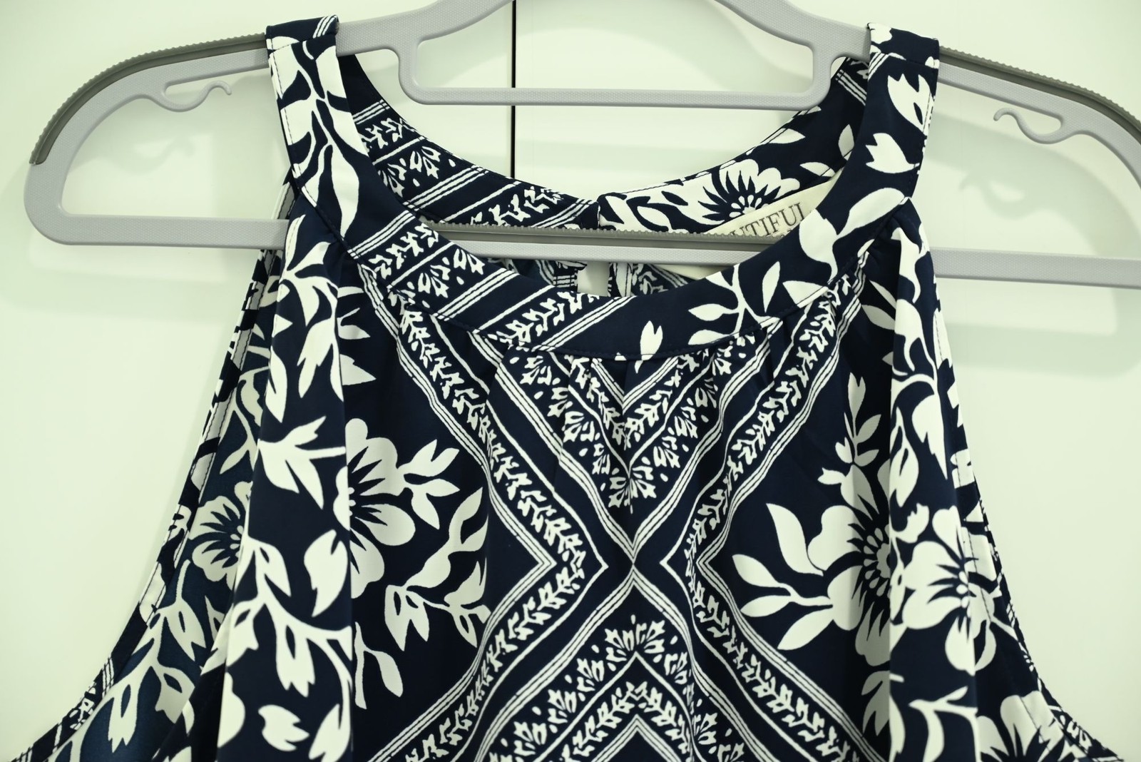 Beautiful by Lawrence Zarian Stretch Sateen It’s a Vibe Halter Neck Top Sz 3X