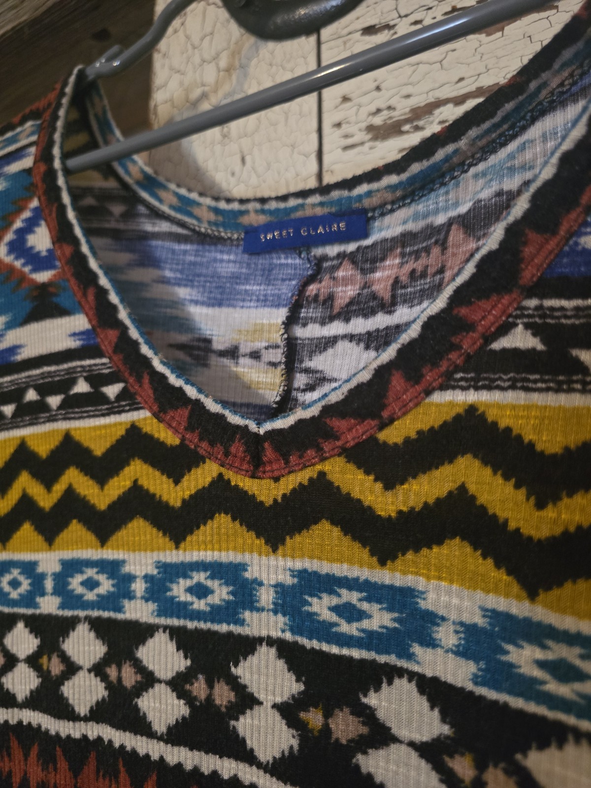 Women’s SWEET CLAIRE Aztec Southwestern Vneck Top Sz. Large Shirt EUC!