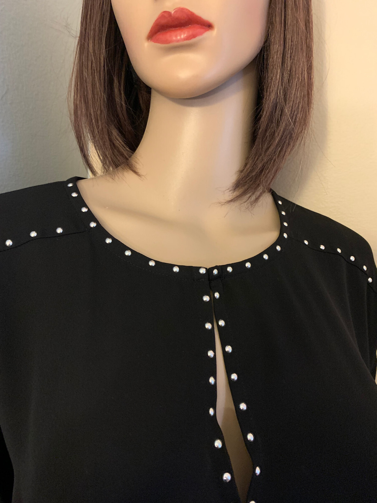 EXPRESS S Black Poly Crepe KEYHOLE BLOUSE TOP Silver Stud EMBELLISHED Long Slv