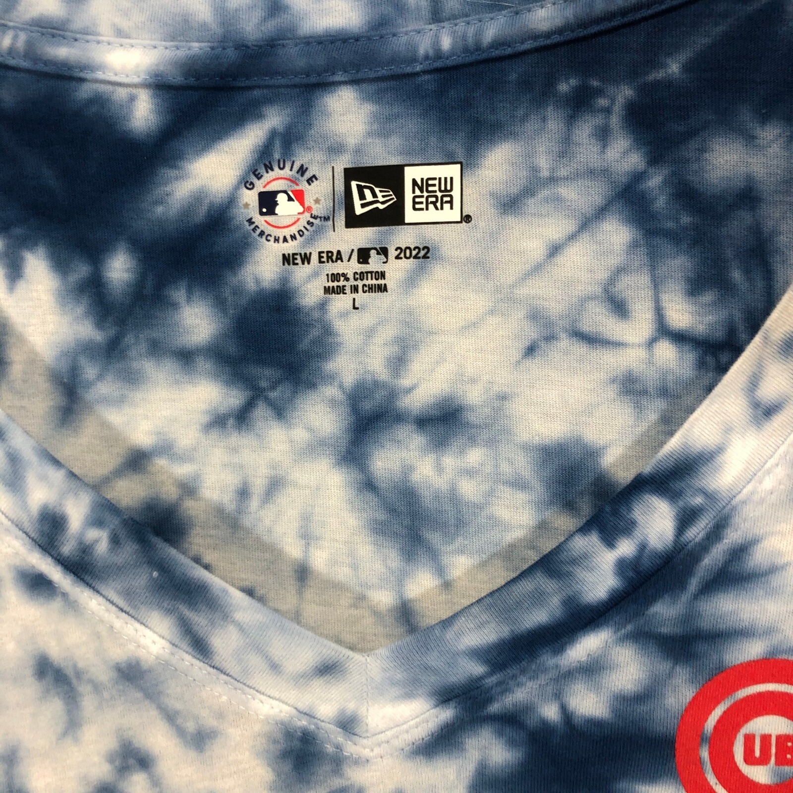 New Era Chicago Cubs MLB Tie Dye V-Neck T-Shirt Top Graphic Tee L