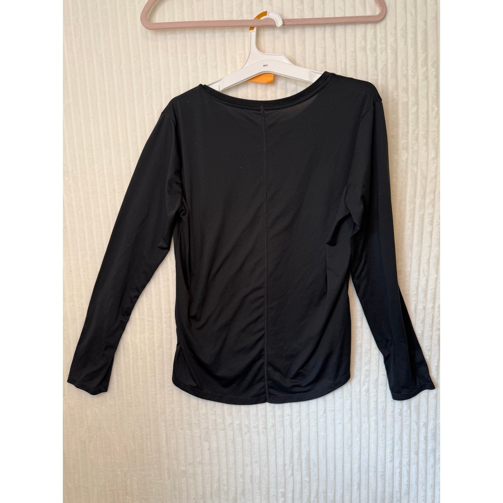 Women’s Nike dry fit active top size medium