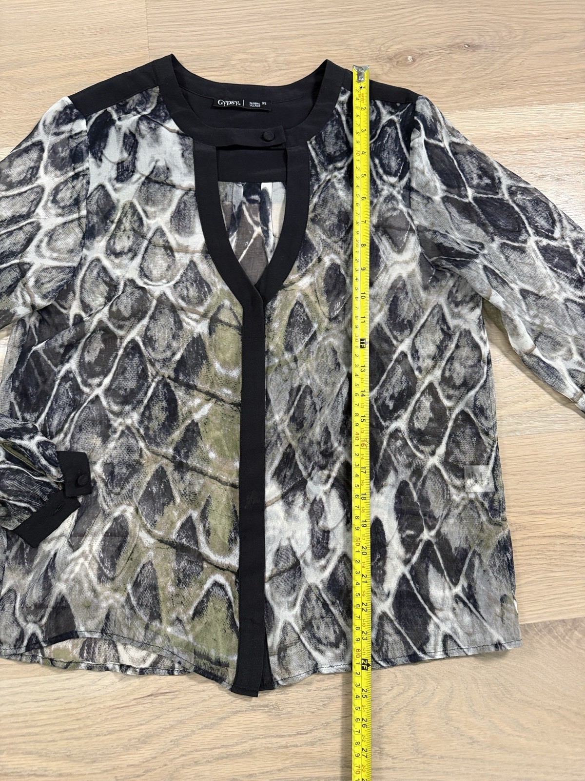 Gypsy 05 Women’s XS Snake Skin Silk Chiffon Sheer Round Neck 3/4 Blouse