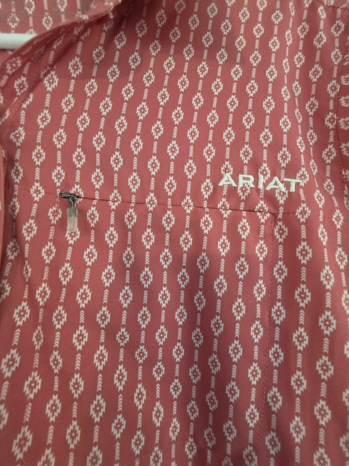 AriatTEK Women’s Medium Long Sleeve Button Shirt Geometric Diamond Print Pink